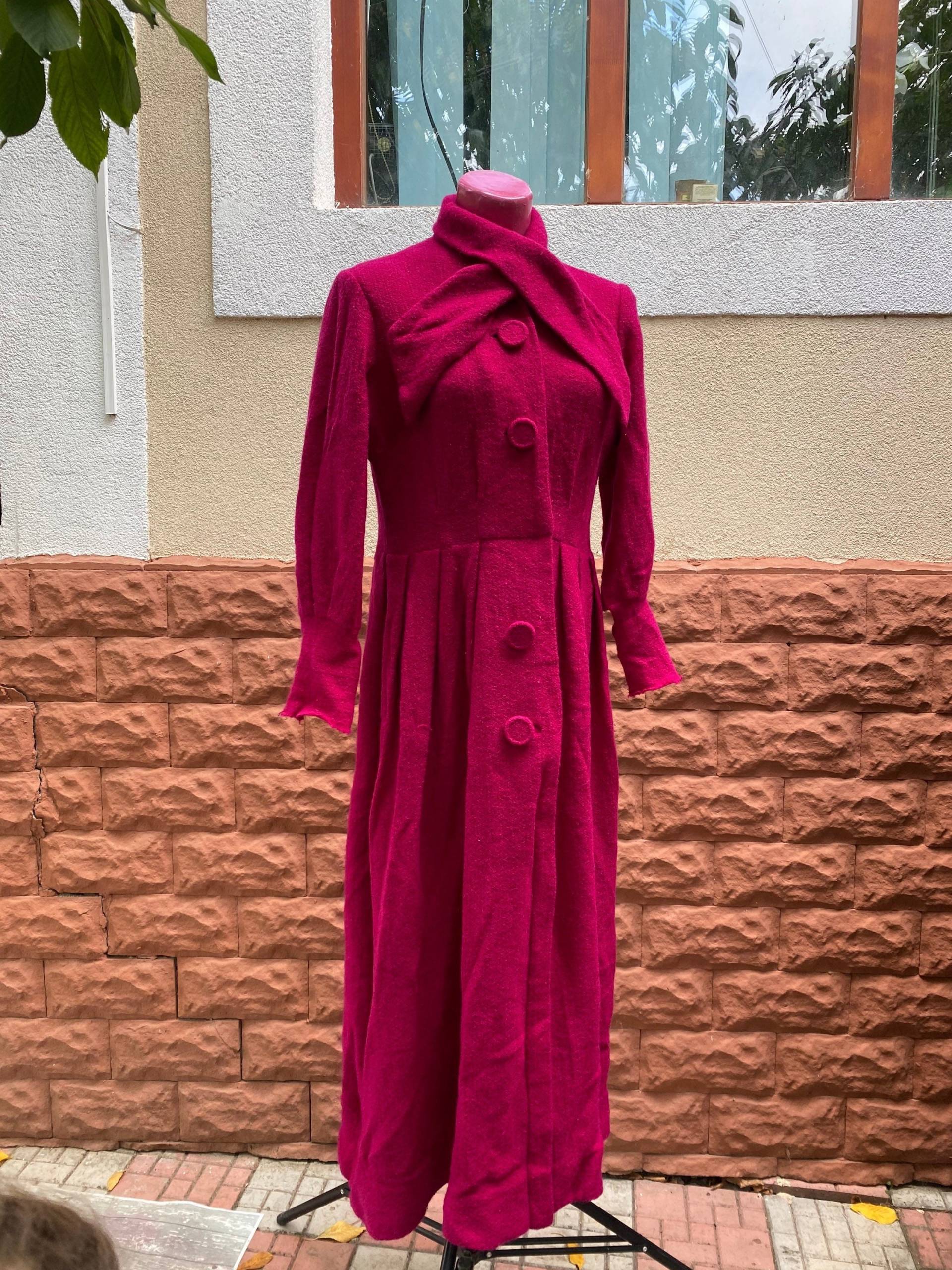 Vintage Sehr Dickes Warmes Winter Maxikleid, Größe L von DadaVintageCom