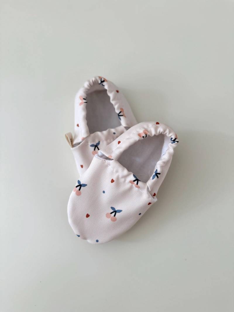 Krabbelschuhe Vegan Cherry|Barfußschuhe|Lauflernschuhe|Kitaschuhe|Kinderschuhe|Schläppchen|Babyschuhe von DadalaHandmade