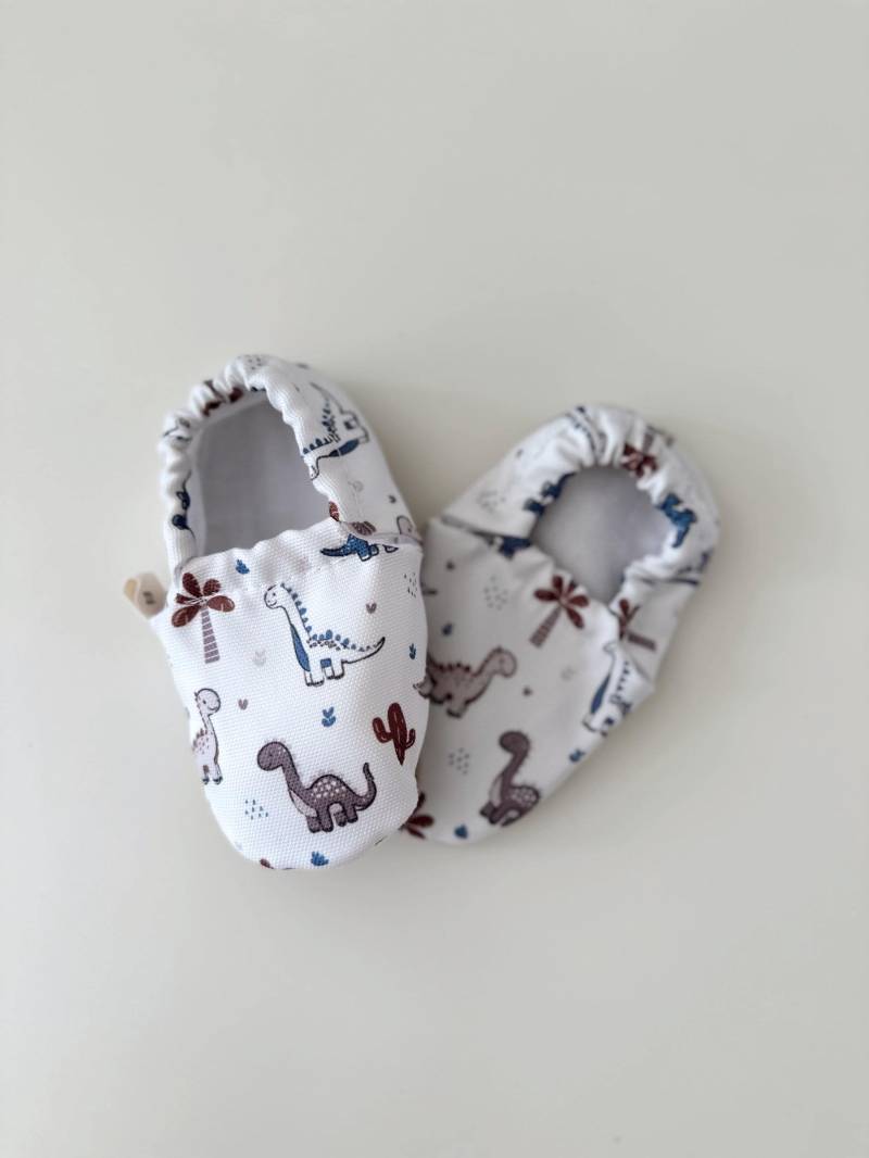 Krabbelschuhe Dino|Barfußschuhe|Lauflernschuhe|Kitaschuhe|Kinderschuhe|Schläppchen|Babyschuhe von DadalaHandmade