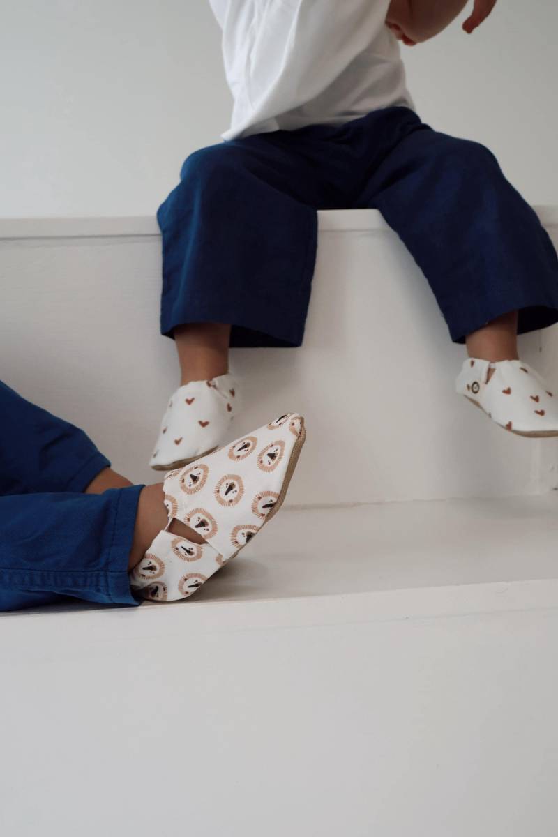 Krabbelschuhe Lion|Barfußschuhe|Lauflernschuhe|Kitaschuhe|Kinderschuhe|Schläppchen|Babyschuhe|Kinder|Löwe von DadalaHandmade