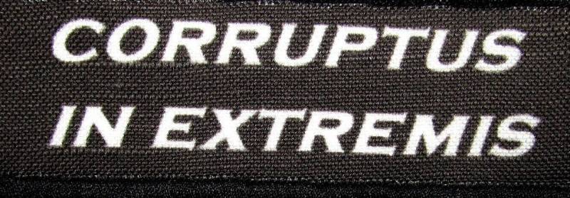 Corruptus in Extremis - Lateinisch Bis Ins Extrem Korrigierende Aufnäher Zum Aufnähen Weste, Tasche, Rucksack, Jacke P530 von DaddyoFattyo