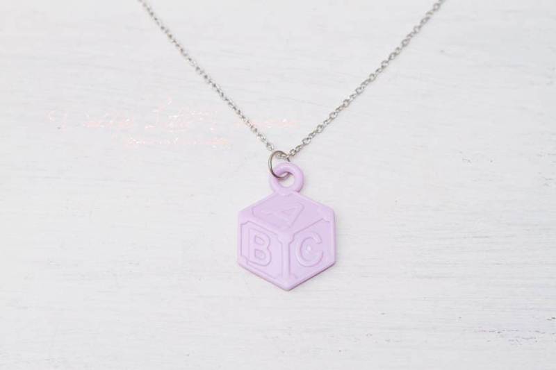 Niedliche Baby Block Halskette - Pastell Kawaii Bunte Blöcke Charme Niedliche Baby Block Halskette - Pastell Kawaii Bunte Blöcke Charme von DaddysLittleDungeon