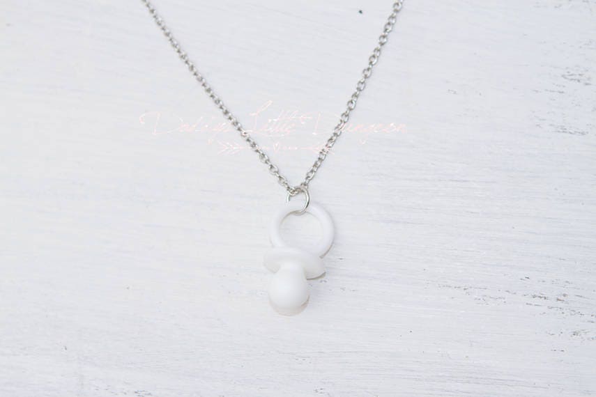 Niedliche Schnullerkette - Binkie Pastell Kawaii Schmuck Niedliche Schnullerkette - Binkie Pastell Kawaii Schmuck von DaddysLittleDungeon