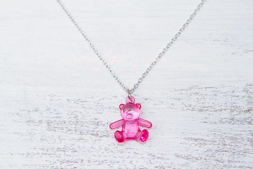 Süße Teddy Bär Halskette - Gummibärchen Klarer Acryl Anhänger Kawaii Pastel Goth Süße Teddy Bär Halskette - Gummibärchen Klarer Acryl Anhänger Kawaii Pastel Goth von DaddysLittleDungeon