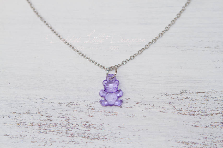 Süße Teddy Bär Halskette - Kawaii Schmuck Pastel Goth Gummibärchen Klar Acryl Anhänger Süße Teddy Bär Halskette - Kawaii Schmuck Pastel Goth Gummibärchen Klar Acryl Anhänger von DaddysLittleDungeon