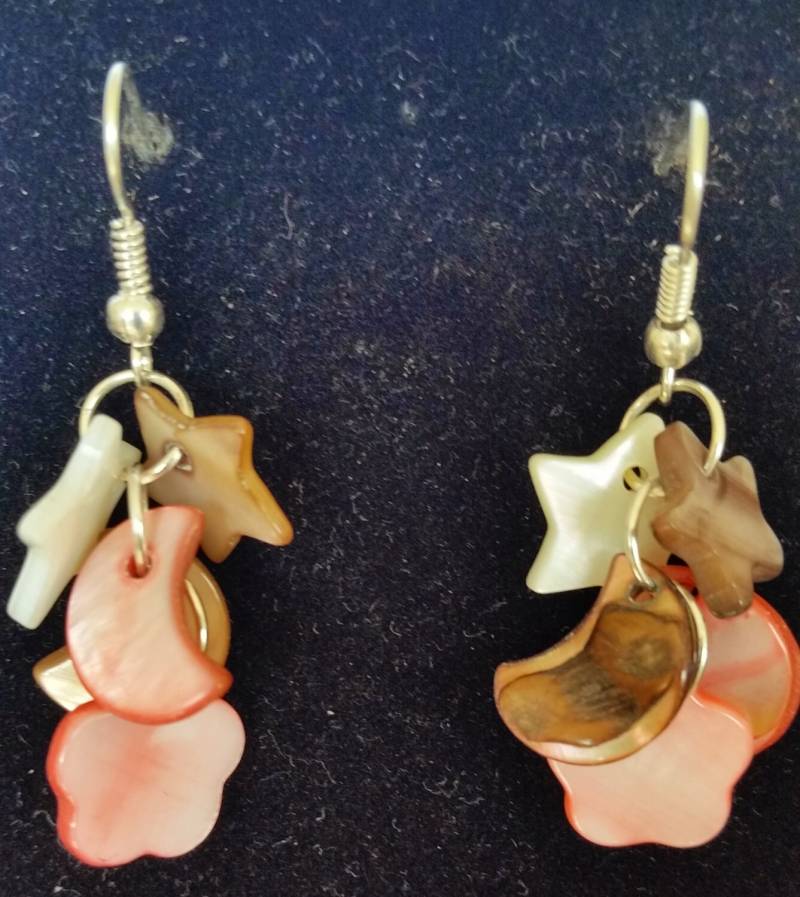 Perlmutt-Tropfen-Ohrringe von Dadevier