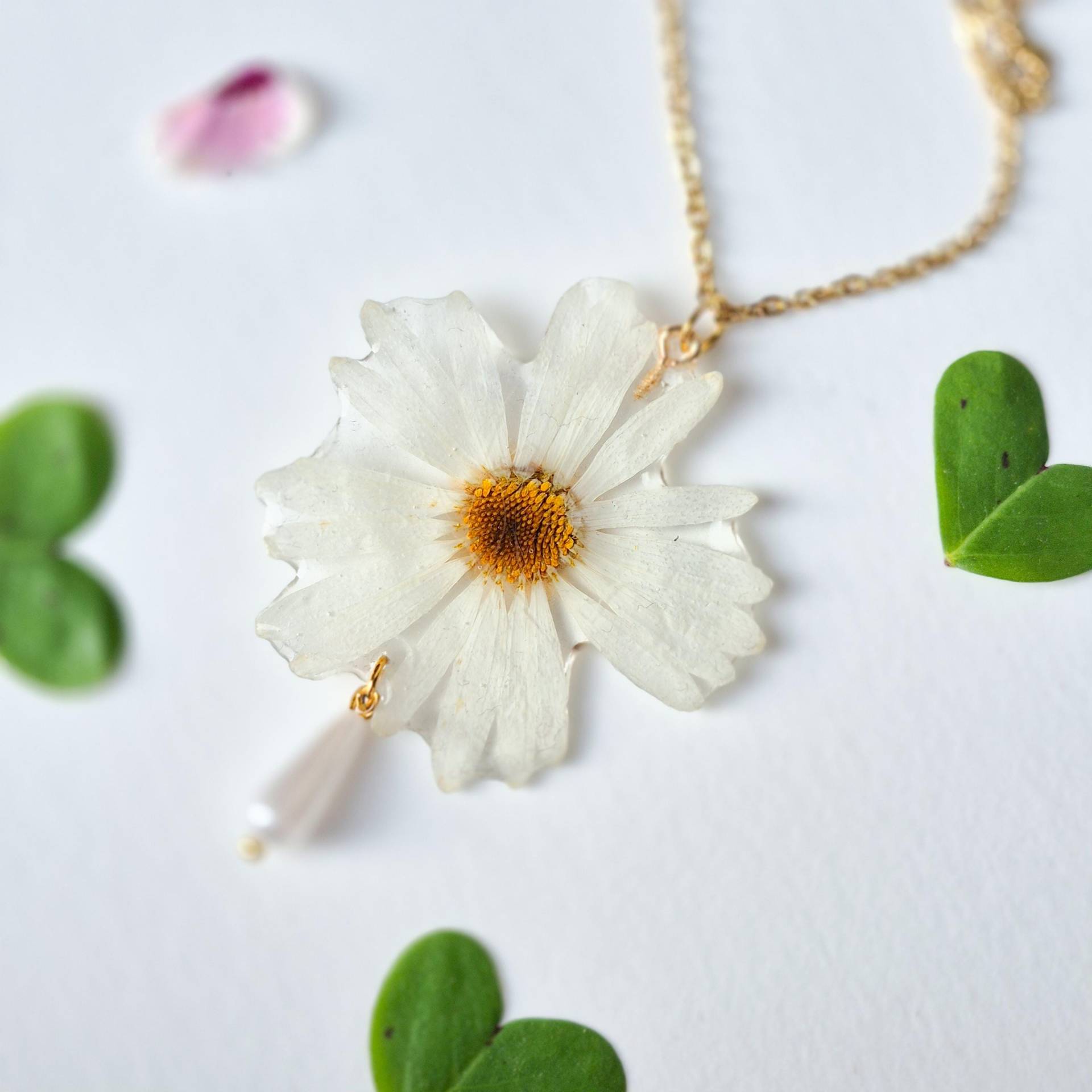 Gepresste Blume in Harz Halskette Gänseblümchen Kette, Getrocknete Schmuck, Echte Gepresste Blume in Harz Halskette Gänseblümchen Kette, Getrocknete Schmuck, Echte von DafneAndTheBee