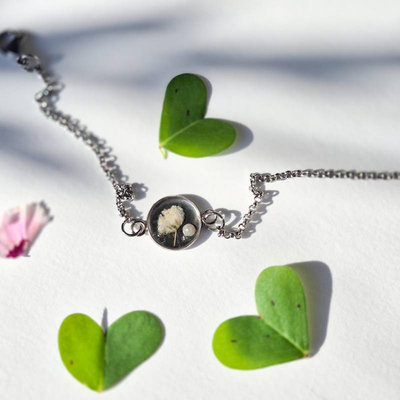 Minimal-Armband Mit Echtem Blumen-Charme Baby's Breath von DafneAndTheBee
