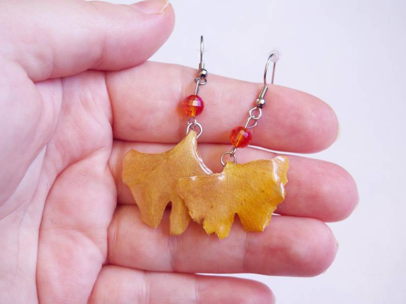 Resin Ginkgo Blatt Ohrringe Getrocknetes Statement Schmuck Resin Ginkgo Blatt Ohrringe Getrocknetes Statement Schmuck von DagmarStitches
