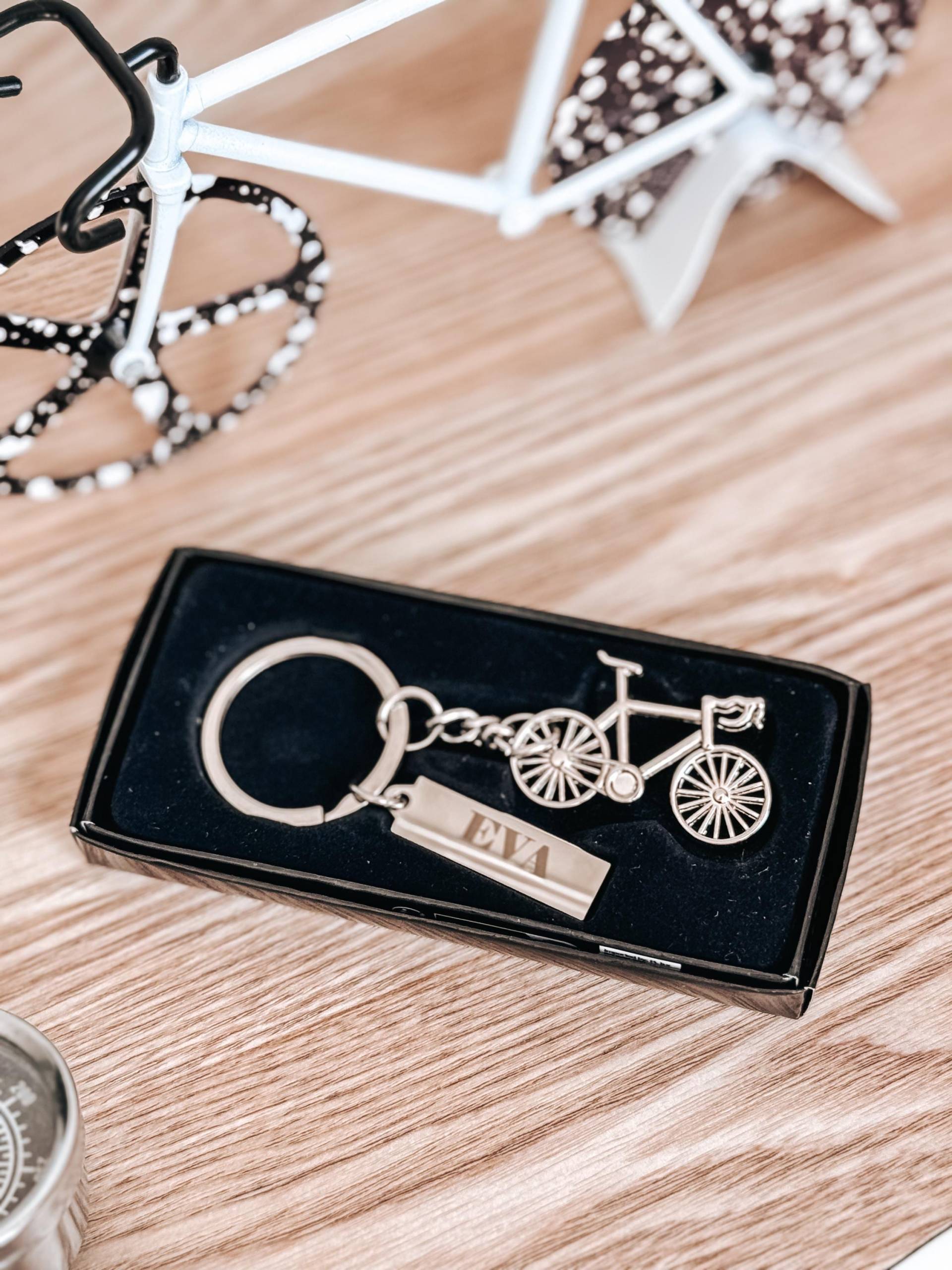 Personalisierter Schlüsselanhänger Fahrrad - Mit Gravur Deines Wunschnamens von DaheimShop