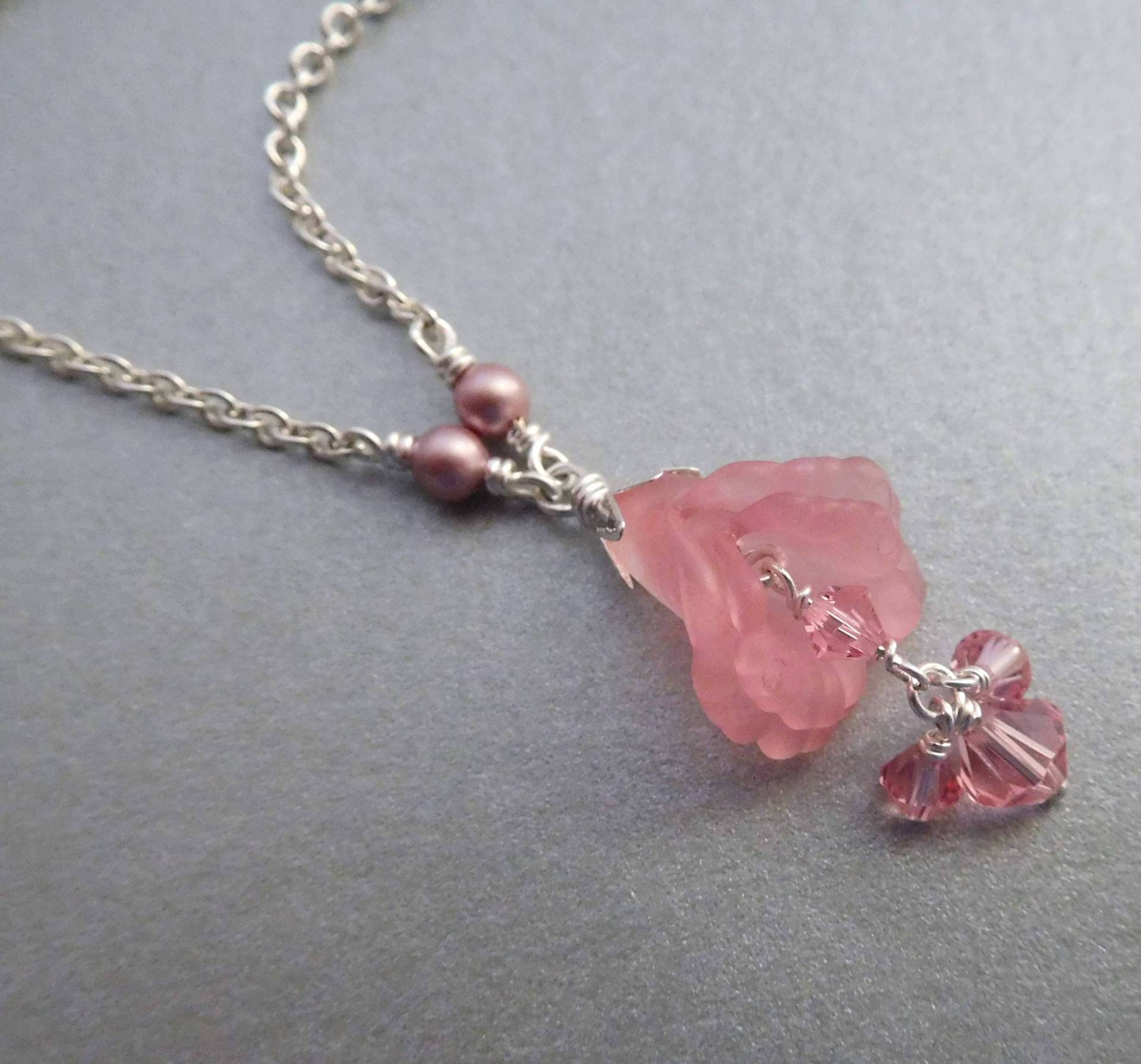 Rosa Lucite Blume Anhänger Halskette, Geschichtete Anhänger, Kristall Baumeln Calla Lilie, Silber Vergoldet Kette, Frühling Floral, Weiche Rosa Rosa Lucite Blume Anhänger Halskette, Geschichtete Anhänger, Kristall Baumeln Calla Lilie, Silber Vergoldet Kette, Frühling Floral, Weiche Rosa von DailyTrinkets