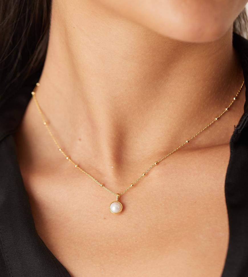 Daisy London - Halskette aus 18-karätig vergoldetem Sterlingsilber mit Kunstperlenanhänger-Goldfarben von Daisy London