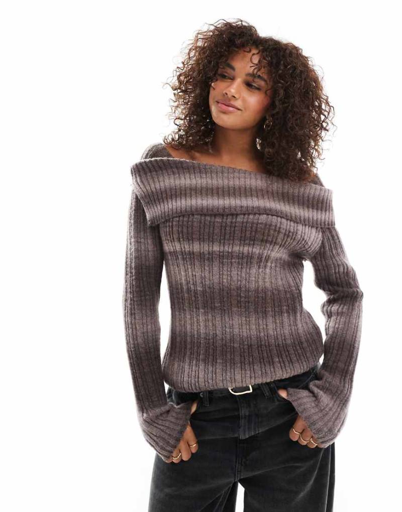 Daisy Street - Asymmetrisches Strickoberteil in dunklem Mauve mit Space-Dye-Färbund-Bunt von Daisy Street