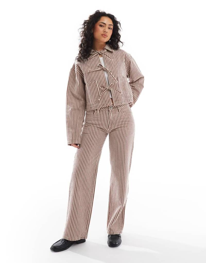 Daisy Street - Baggy-Jeans in Rot und Ecru gestreift mit niedrigem Bund, Kombiteil von Daisy Street