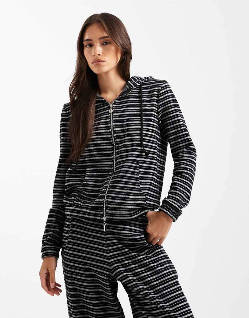 Daisy Street - Figurbetontes Oberteil in Anthrazit gestreift mit Kapuze und Reißverschluss, Kombiteil-Grau von Daisy Street