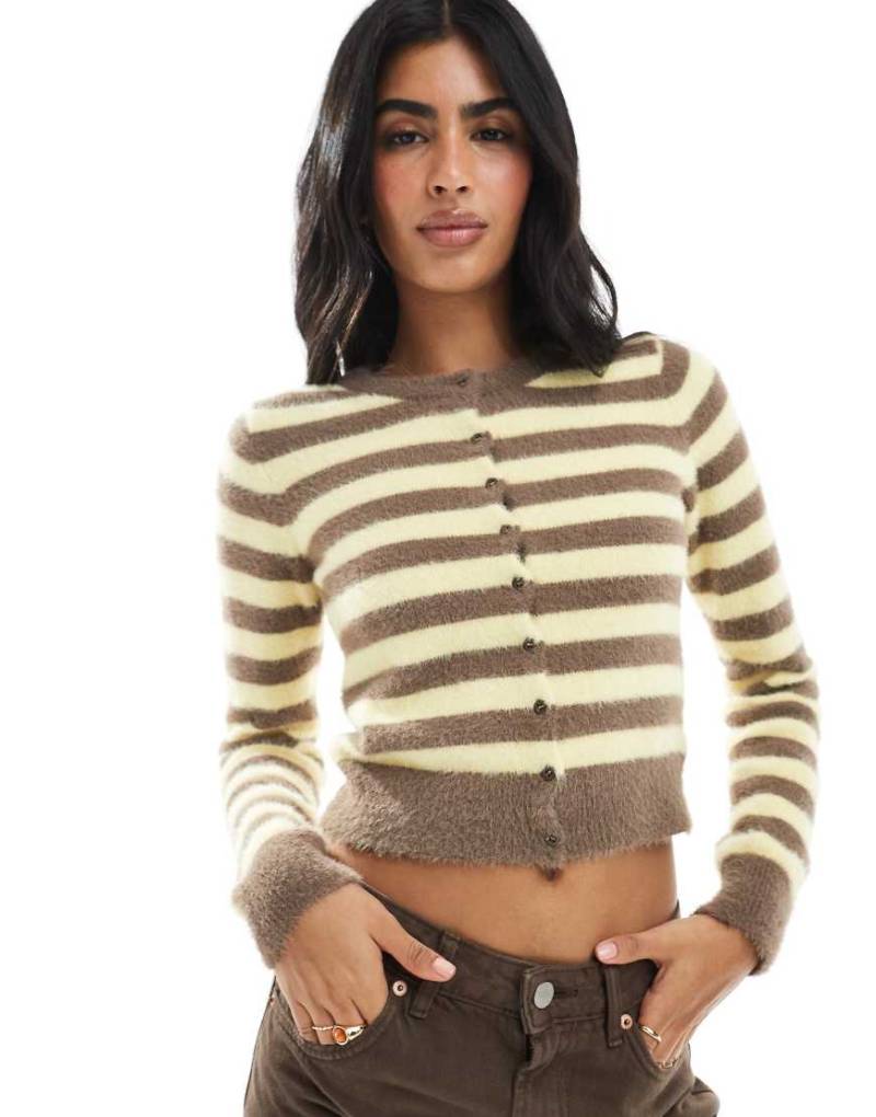 Daisy Street - Flauschige Mikro-Strickjacke in Gelb und Braun gestreift-Bunt von Daisy Street