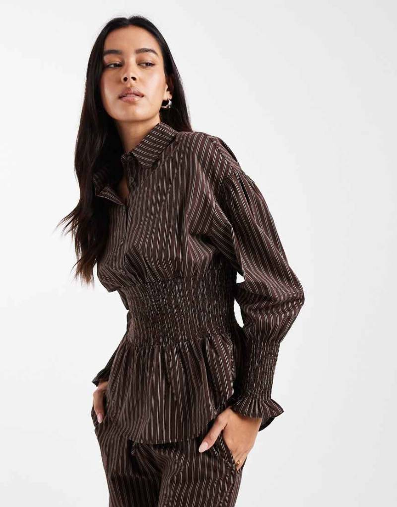 Daisy Street - Gerafftes, taillierte Bluse in Braun gestreift, Kombiteil-Brown von Daisy Street