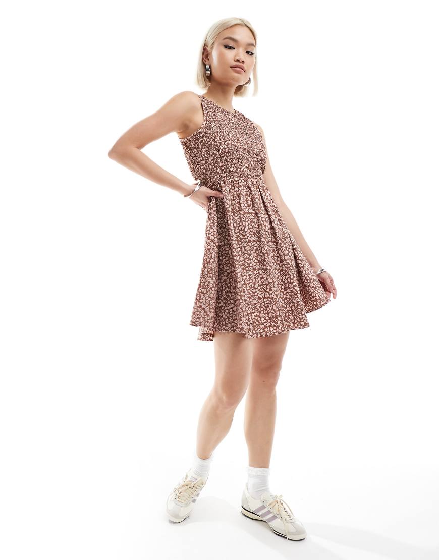 Daisy Street - Gerafftes Mini-T-Shirtkleid in Braun-Rosa mit Blümchenmuster-Bunt Daisy Street - Gerafftes Mini-T-Shirtkleid in Braun-Rosa mit Blümchenmuster-Bunt von Daisy Street
