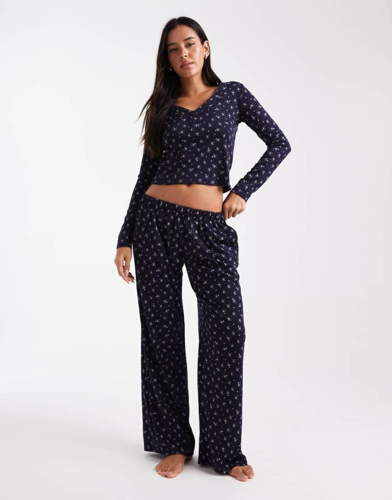 Daisy Street - Gerippte, gemütliche Pyjama-Schlupfhose mit Blümchenmuster-Marineblau von Daisy Street