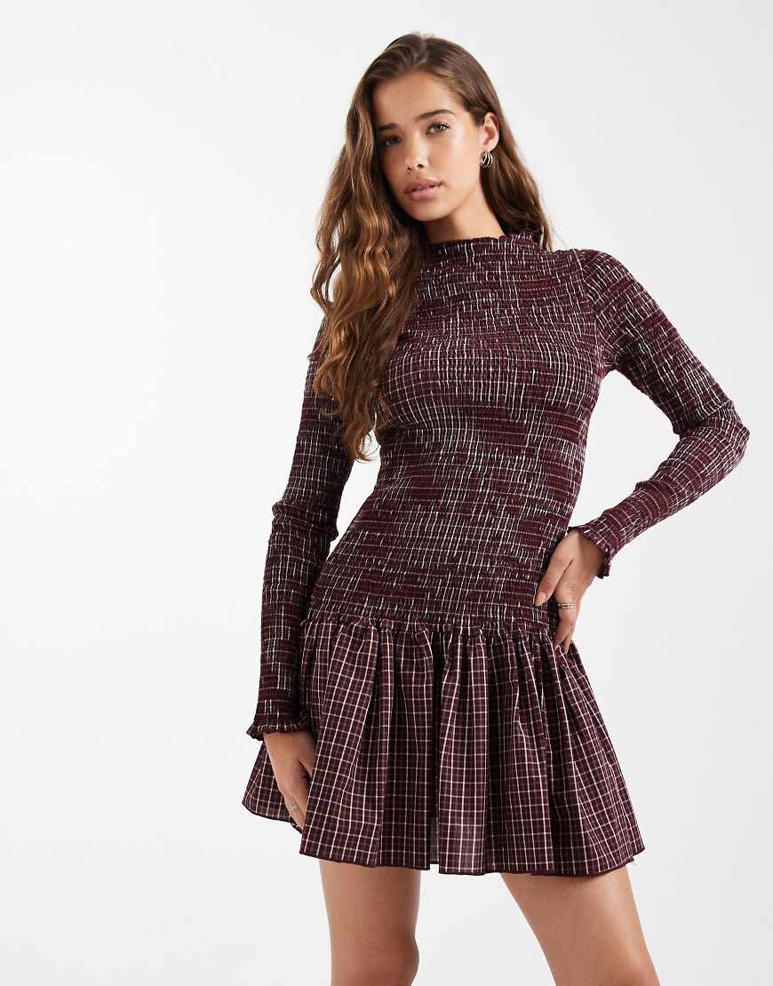 Daisy Street - Gesmoktes Minikleid in Burgunderrot kariert mit tiefer Taille von Daisy Street