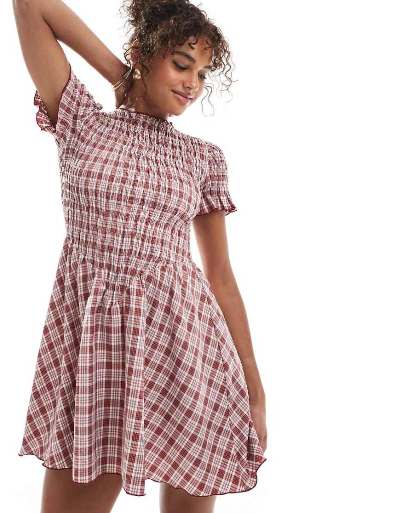 Daisy Street - Kurzärmeliges, gesmoktes Minikleid mit rotem Karomuster und V-Bund-Bunt von Daisy Street