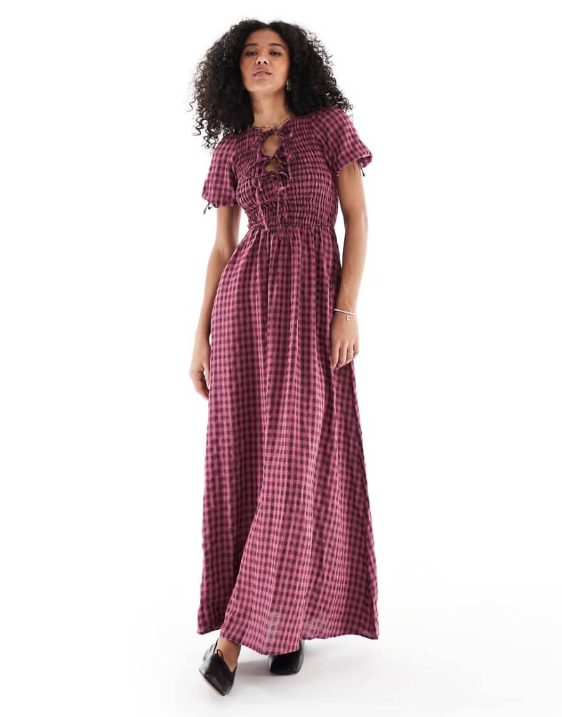 Daisy Street - Maxikleid in Rot kariert mit gerafftem Oberteil und Bindeband vorne von Daisy Street