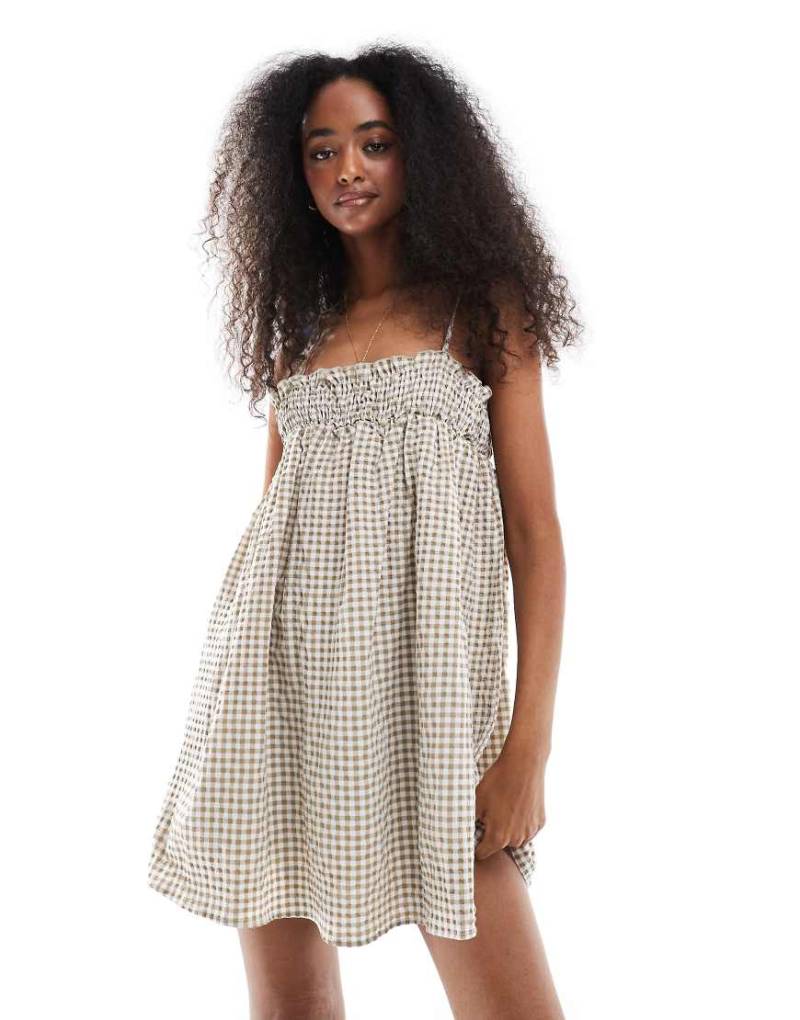 Daisy Street - Minikleid mit braunem Vichy-Karomuster und gesmoktem Bandeau-Teil-Neutral von Daisy Street