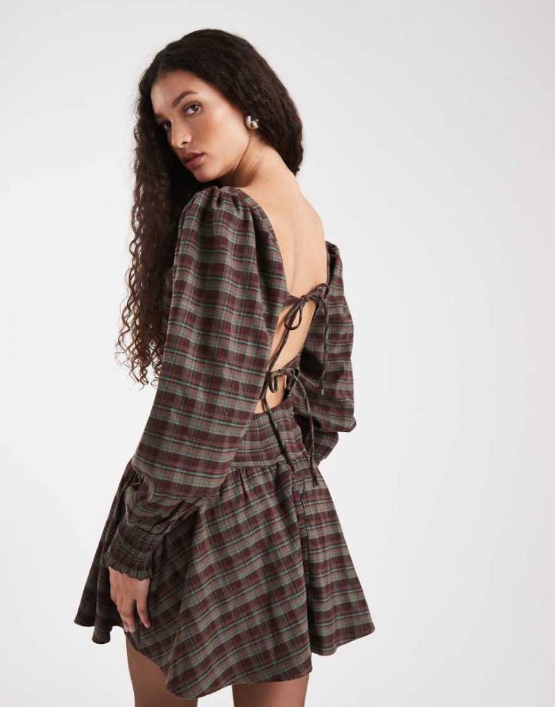 Daisy Street - Minikleid mit voluminösen Ärmeln, tiefer Taille und Karomuster in Marineblau und Burgunderrot von Daisy Street