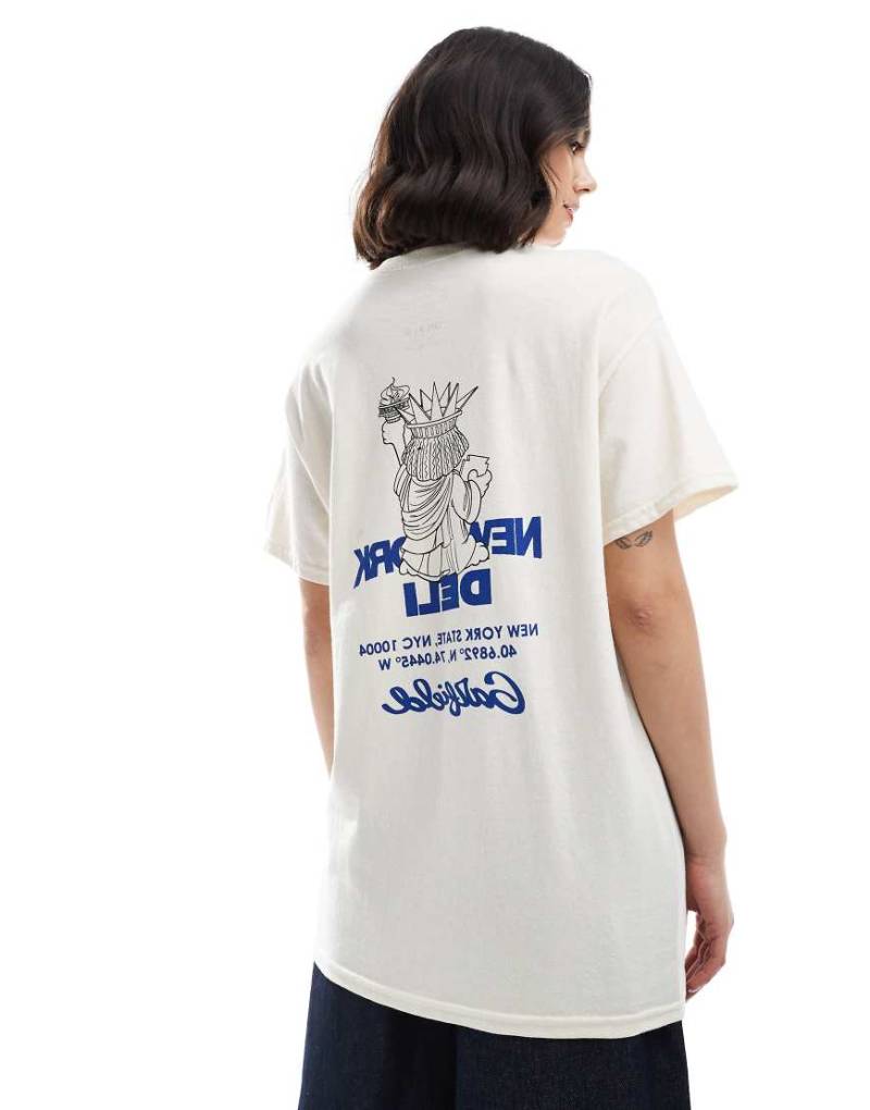 Daisy Street - Oversize-T-Shirt in Natur mit Garfield-Erdbeer-Grafik-Neutral Daisy Street - Oversize-T-Shirt in Natur mit Garfield-Erdbeer-Grafik-Neutral von Daisy Street