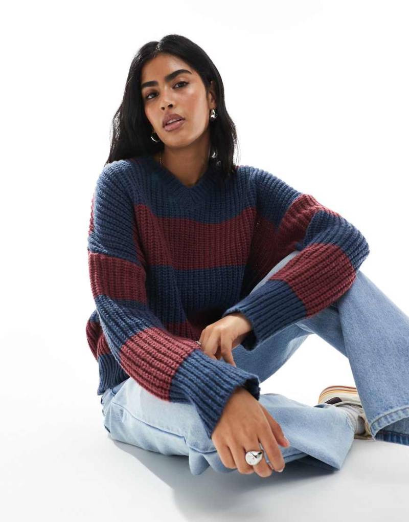 Daisy Street - Pullover in Marineblau und Rot gestreift mit V-Ausschnitt-Bunt von Daisy Street