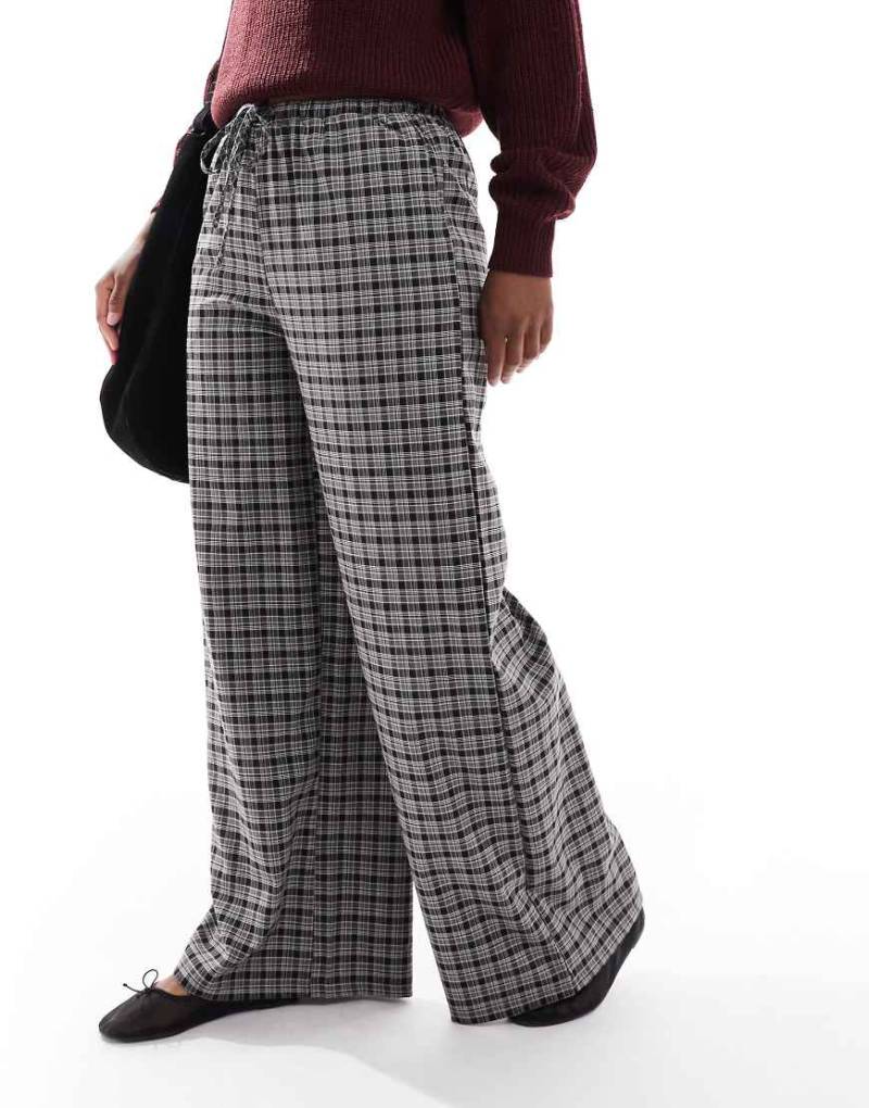 Daisy Street - Weit geschnittene Schlupfhose mit dunklem Karomuster-Bunt Daisy Street - Weit geschnittene Schlupfhose mit dunklem Karomuster-Bunt von Daisy Street