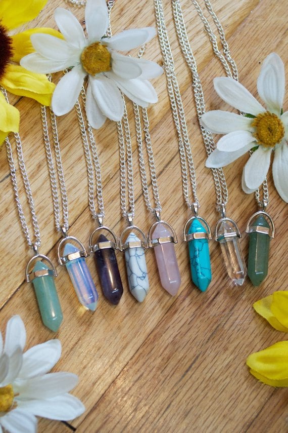 Kristallstein Anhänger Halskette Charm Silber Kette Handmade Heeling Chakra Punkt Edelstein Rosenquarz Türkis Amethyst Grün Aventurin von DaisyDelSolDesigns