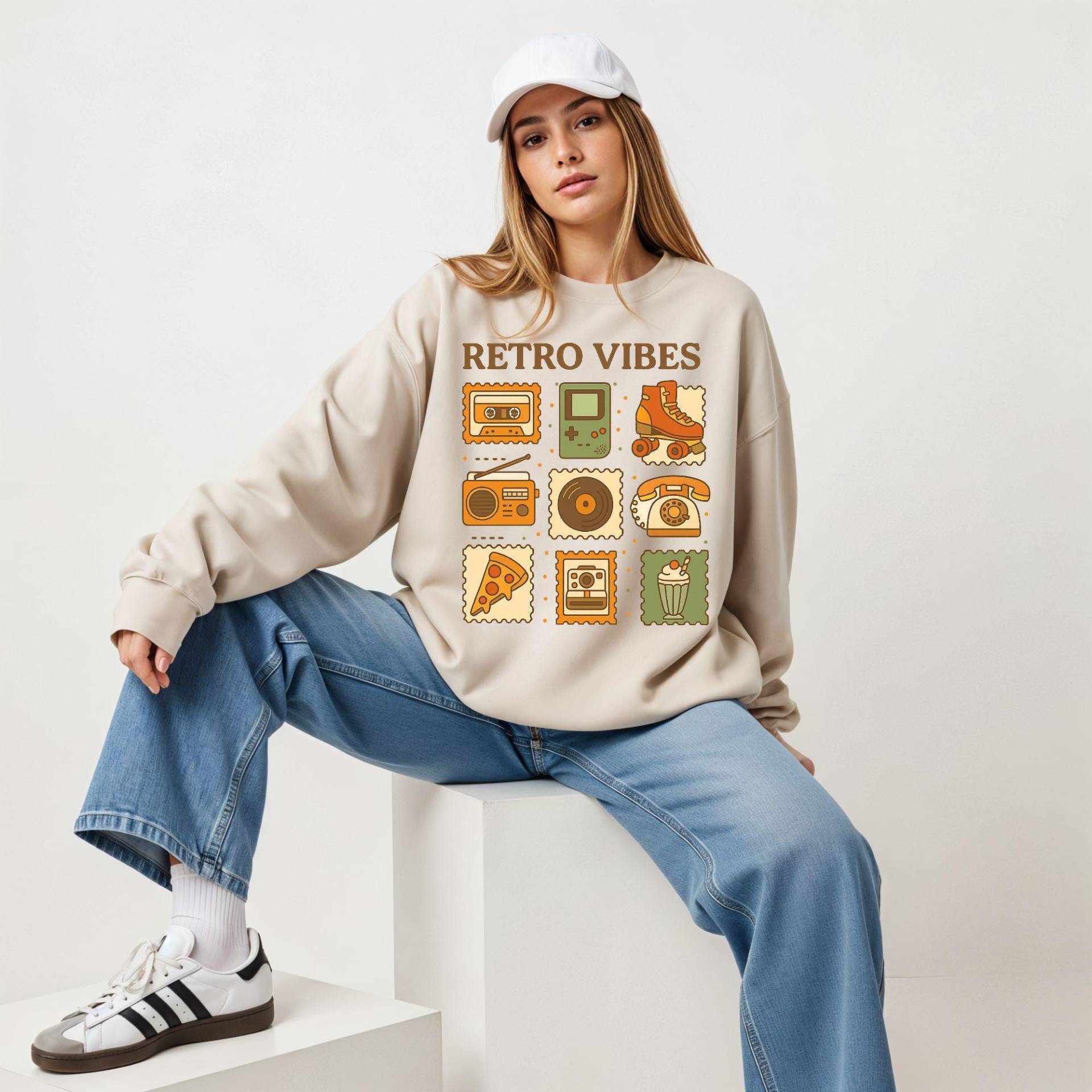 Retro Vibes Sweatshirt - Vintage Aesthetic Sweater | 90S Nostalgia Crewneck Cozy Unisex Pullover Gift I Retro Vibes Sweatshirt - Vintage Aesthetic Sweater | 90S Nostalgia Crewneck Cozy Unisex Pullover Gift I von DaisyDreamersClub