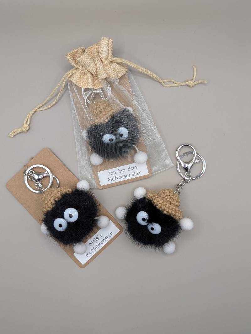 Flauschiges Muffelmonster - Schlüsselanhänger Gegen Schlechte Laune | Geschenk Für Morgenmuffel & Teenager Mit Name Personalisierbar von DaisyKreationen