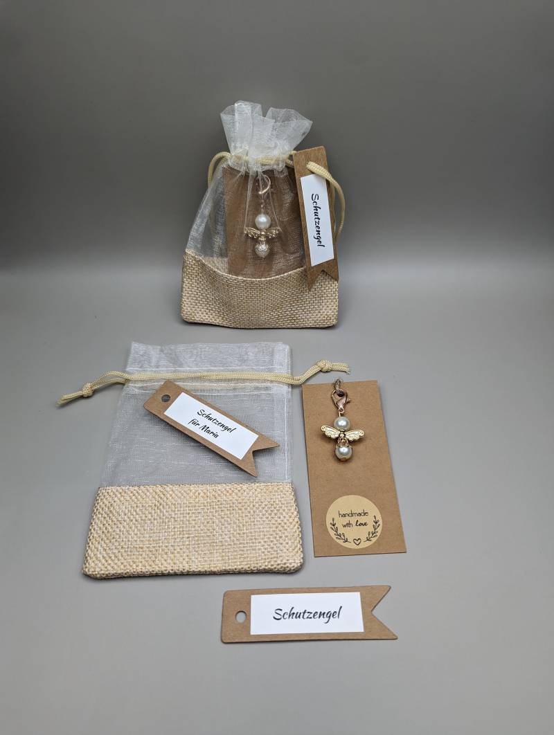Goldener Schutzengel Personalisiert Handmade Perlen Natur Organza Kraftpapier Glücksbringer von DaisyKreationen