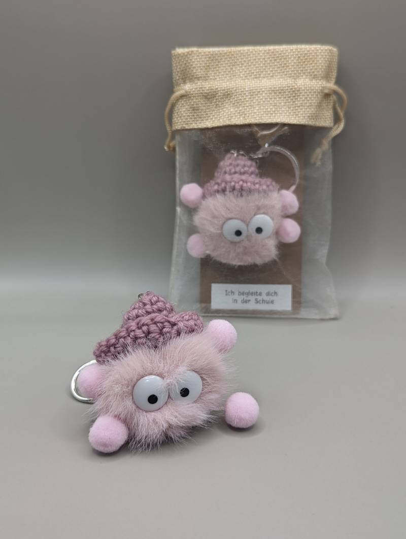 Süßer Schulbegleiter Anhänger Kuscheltier Mutmonster Einschulung Schulanfang Geschenk Kinder Mut Stärke Kraft Prüfung Mädchen Junge von DaisyKreationen