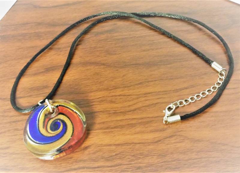 Runder Anhänger, Halsschmuck, Harz-Anhänger, Harzhalskette, Upcycling Upcycled Halskette, Mode-Anhänger, Geschenk, Geschenk von DaisyLinksDesigns