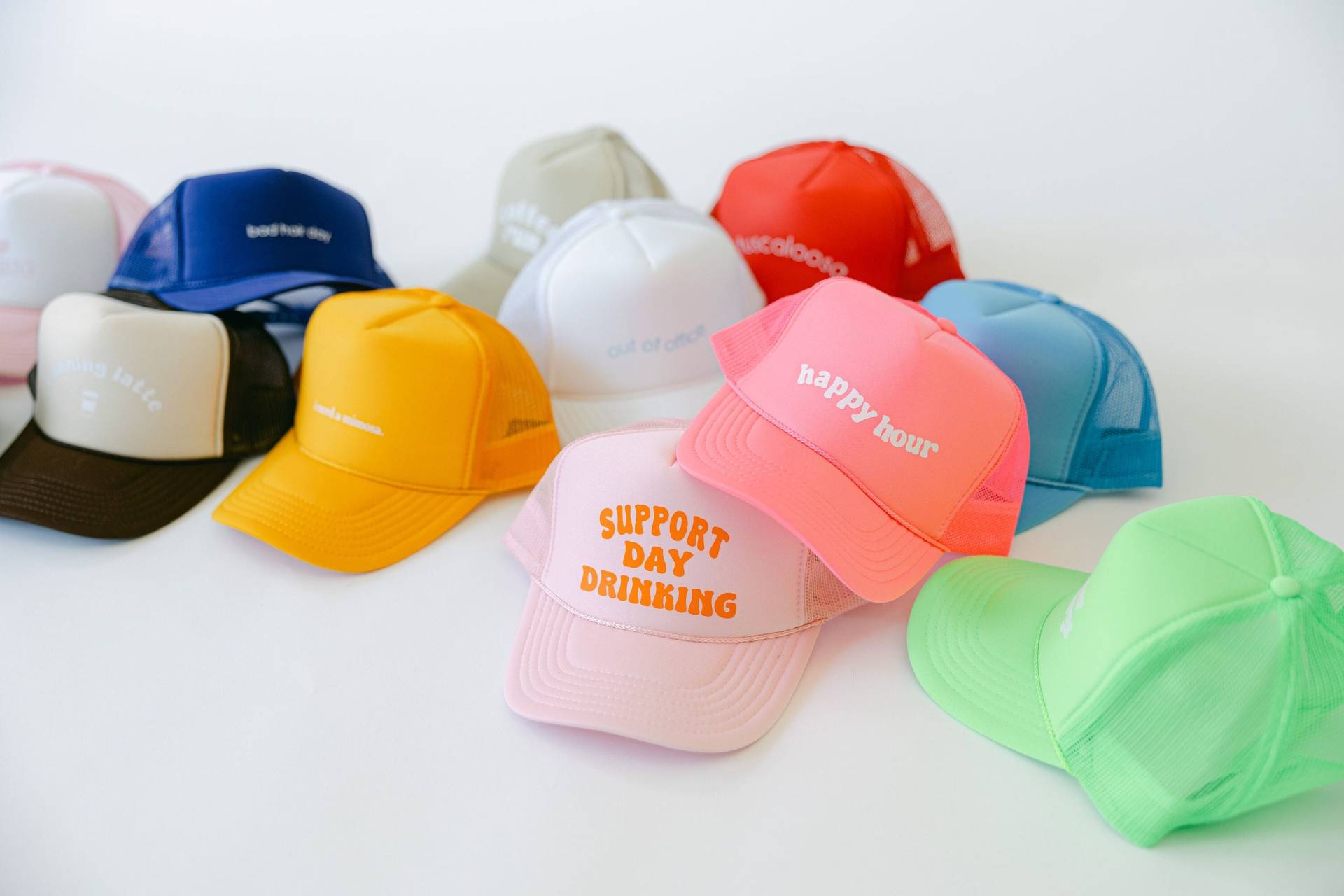 Benutzerdefinierte Fernlastwagenmütze | Slogan Trucker Hat Party Hut Spruch Laufende Späte Fernlastfahrer-Hut Out Of Office Kappe Benutzerdefinierte Fernlastwagenmütze | Slogan Trucker Hat Party Hut Spruch Laufende Späte Fernlastfahrer-Hut Out Of Office Kappe von DaisyScottDesigns