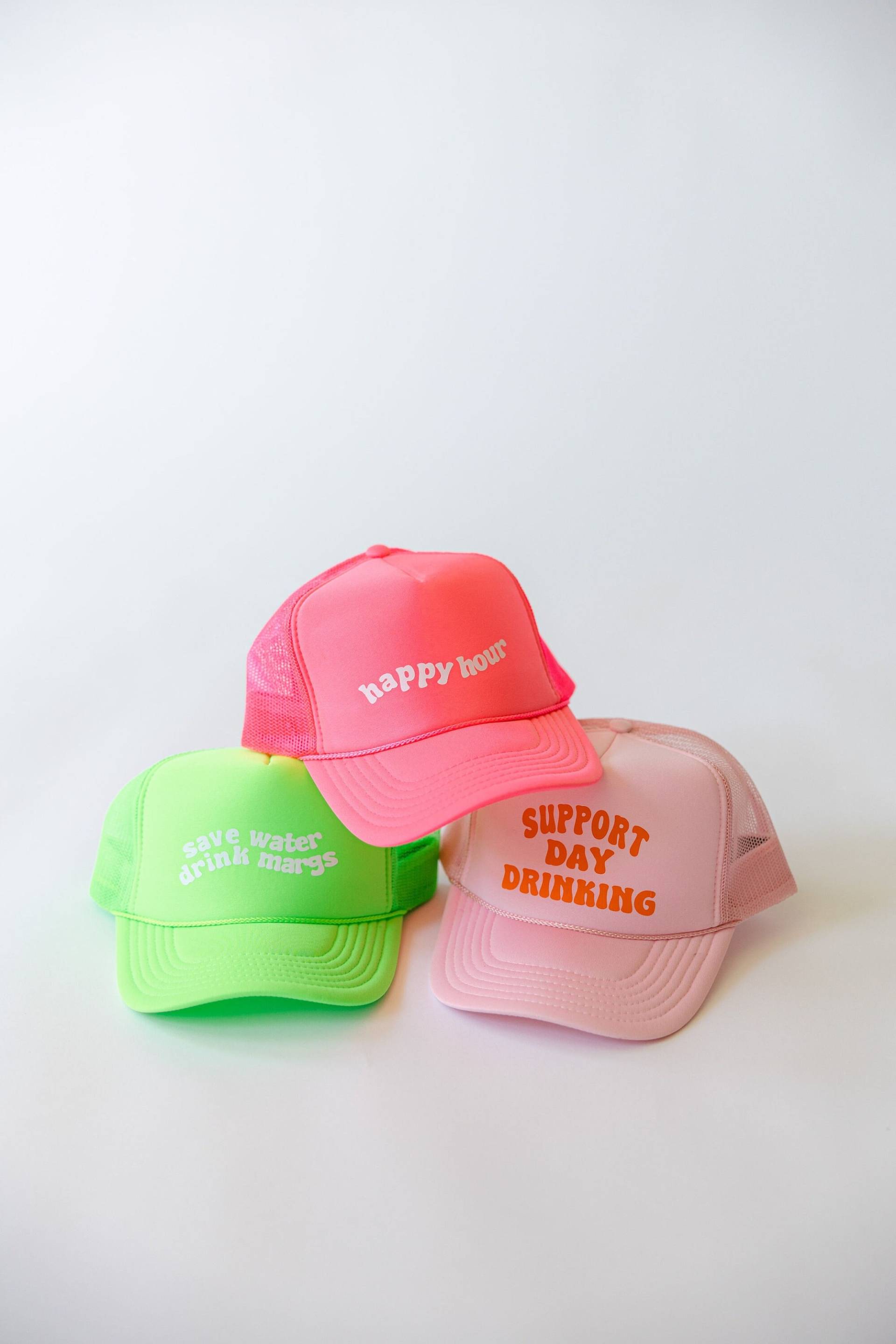 Benutzerdefinierte Fernlastwagenmütze | Slogan Trucker Hat Party Hut Spruch Retro Cap Bachelorette Benutzerdefinierte Fernlastwagenmütze | Slogan Trucker Hat Party Hut Spruch Retro Cap Bachelorette von DaisyScottDesigns
