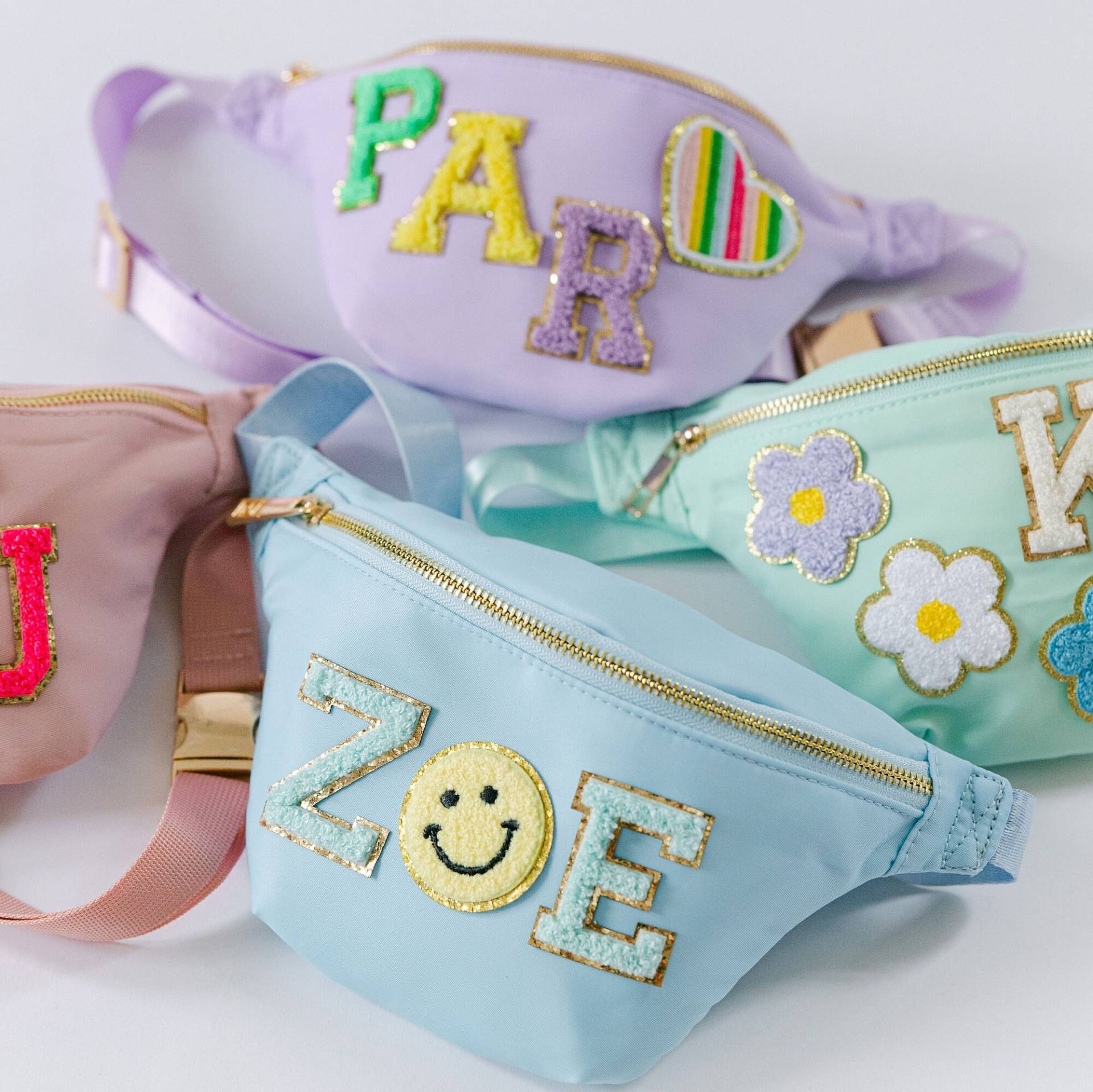 Personalisierte Nylon Bauchtasche | Chenille Buchstaben Patch Individuelle Gürteltasche Junggesellinnenabschied Bauchtaschen Flicken-Tasche von DaisyScottDesigns