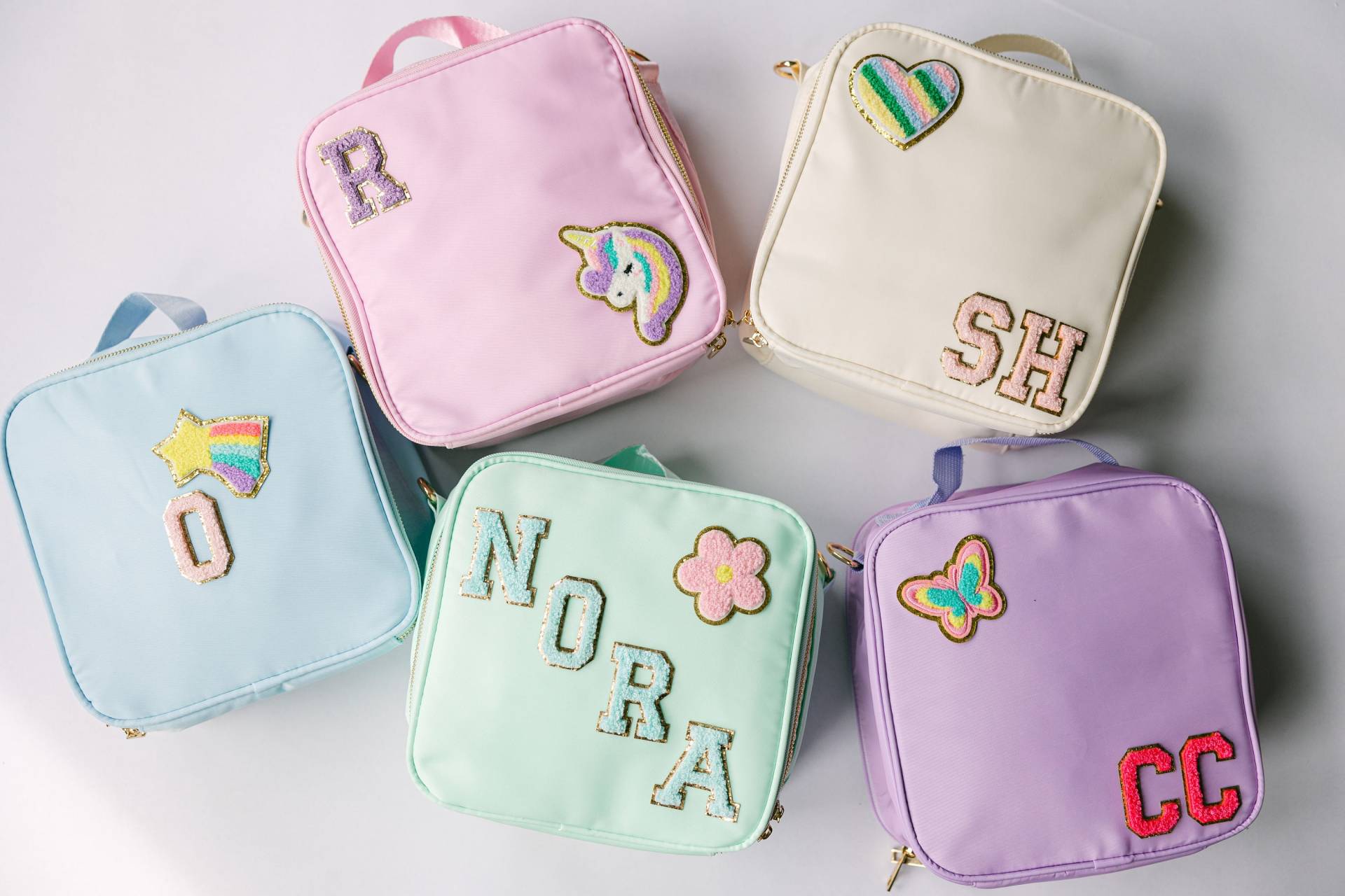 Personalisierte Nylon Lunch Box | Anpassbare Chenille Patch Tasche Kid Bag Zurück Zur Schultüte Personalisiertes Geschenk Custom Patches von DaisyScottDesigns