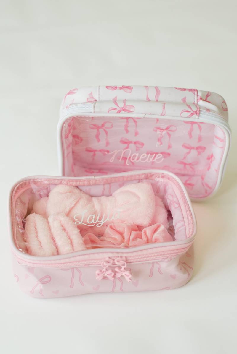 Personalisierte Rosa Schleifen-Kosmetiktasche | Klare Kosmetiktasche Mit Schleifen Schleifenkosmetiktasche Schminktasche Personalisierte Rosa Schleifen-Kosmetiktasche | Klare Kosmetiktasche Mit Schleifen Schleifenkosmetiktasche Schminktasche von DaisyScottDesigns
