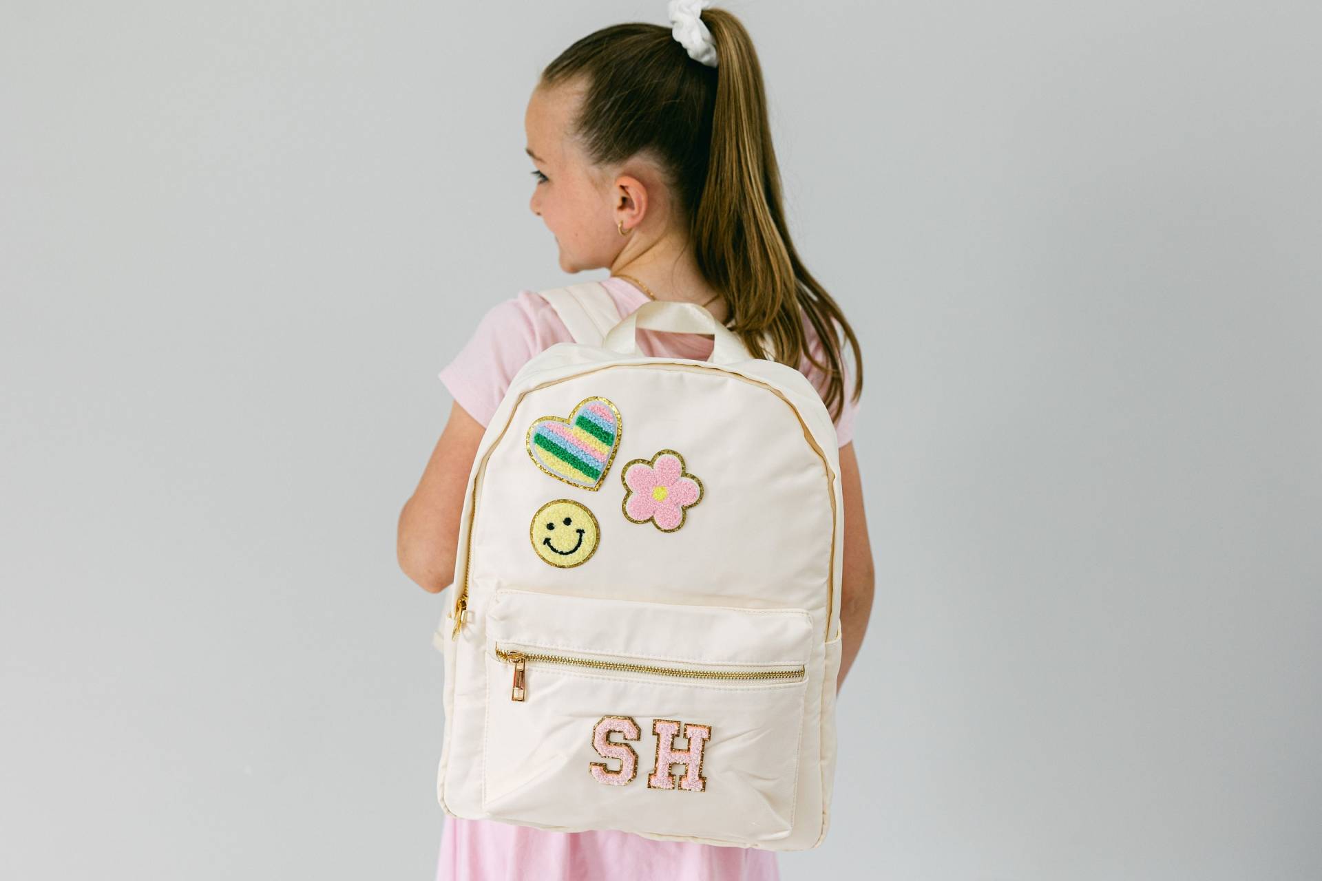 Personalisierter Nylon Rucksack | Anpassbare Chenille Patch Tasche Kinder Zurück Zu Schultasche Personalisiertes Geschenk Custom Patches von DaisyScottDesigns