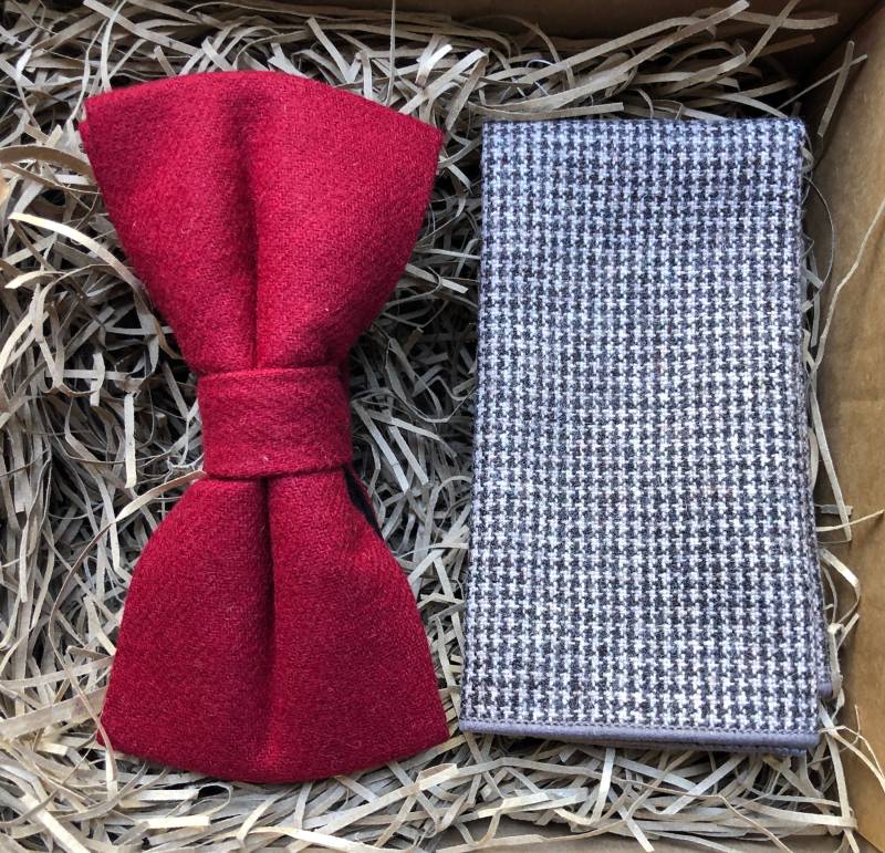 Rote Wolle Fliege & Einstecktuch Im Karomuster Set von DaisyandOakStudio