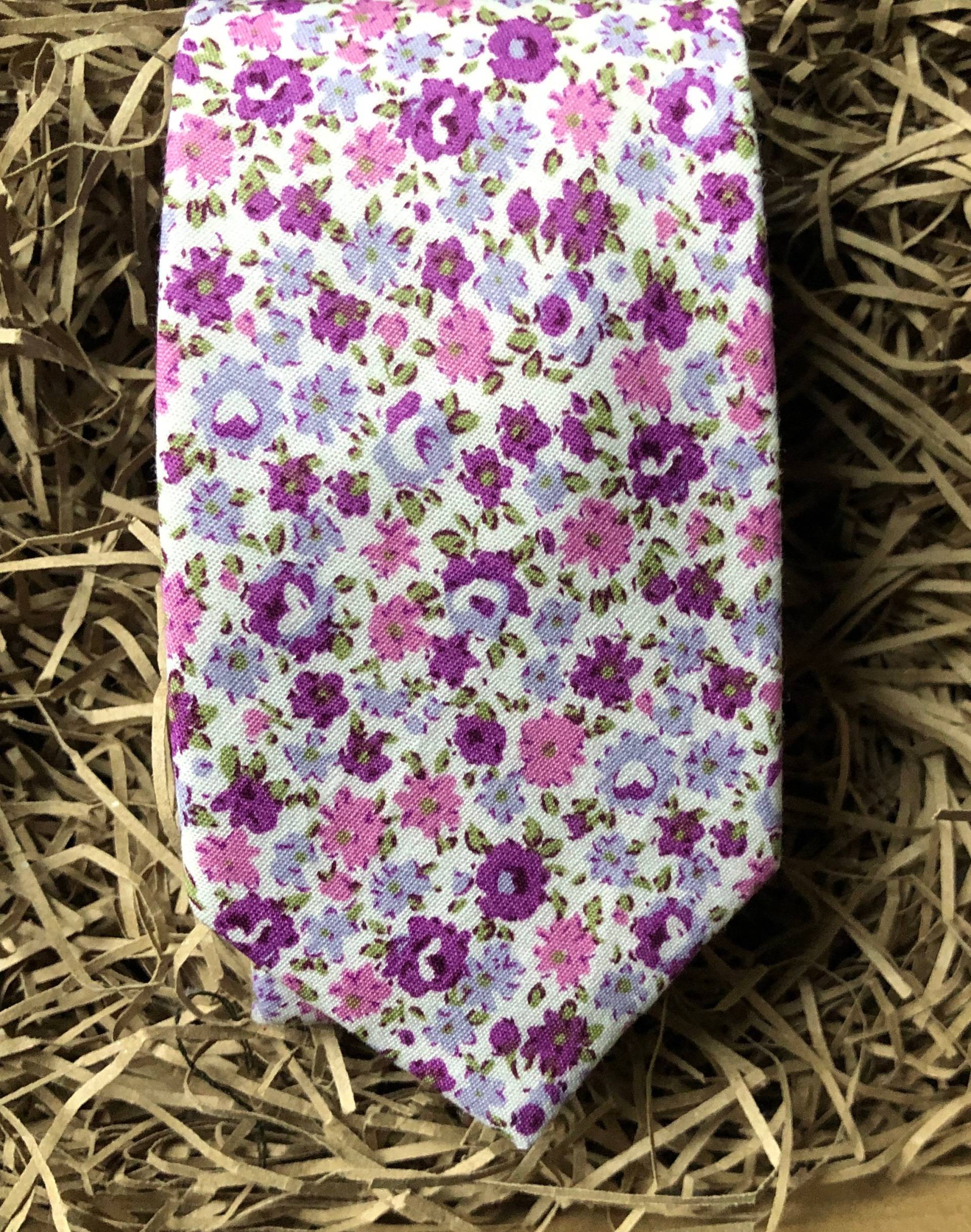 Weiß Lavendel Blumen Krawatte Aus Baumwolle 6 cm Hochzeits-Krawatte von DaisyandOakStudio