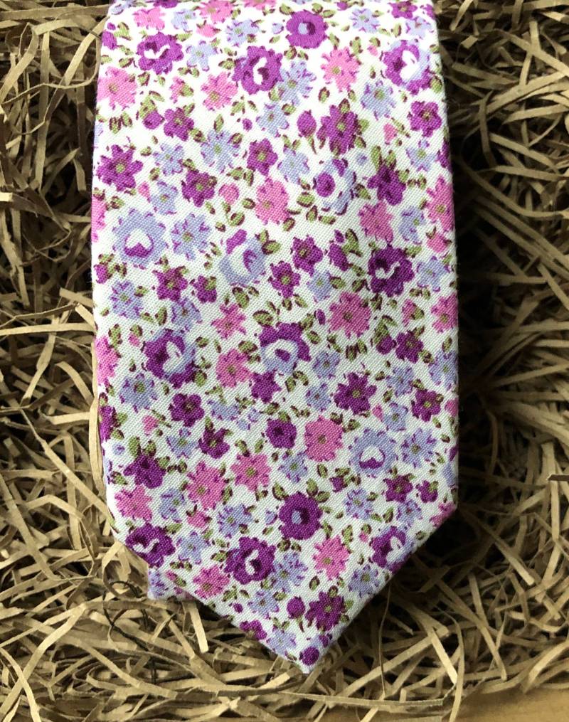 Weiß Lavendel Blumen Krawatte Aus Baumwolle 6 cm Hochzeits-Krawatte von DaisyandOakStudio