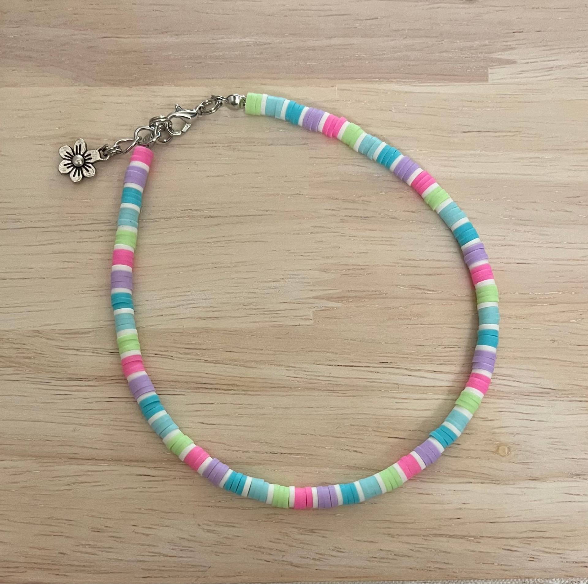 Helles Perlen Fußkettchen, Rosa, Lila, Blau Regenbogen Heishi Bunte Fußkettchen von DaizyDazeJewelry