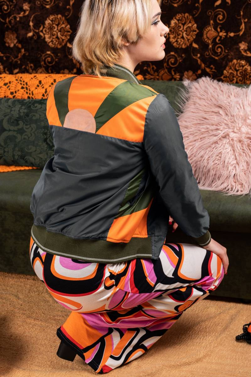 Die Sonne Geht Auf Vintage Inspirierte Glam Bomberjacke Der 70Er Jahre von DaizyPlanet
