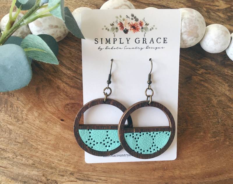 Echtes Korkleder Und Holz Rund Frühling Rotkehlchen Ei Blau Schweizer Punkt Boho Ohrringe Lehrer Geschenk Muttertagsgeschenk Geburtstagsgeschenk von DakotaCountryDesigns