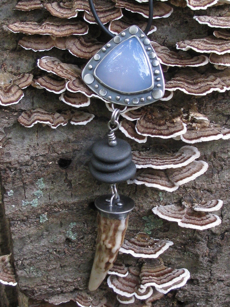 Elements Anhänger - Land Und Himmel Sterling Silber Blau Chalcedon Halskette von DalaHorse